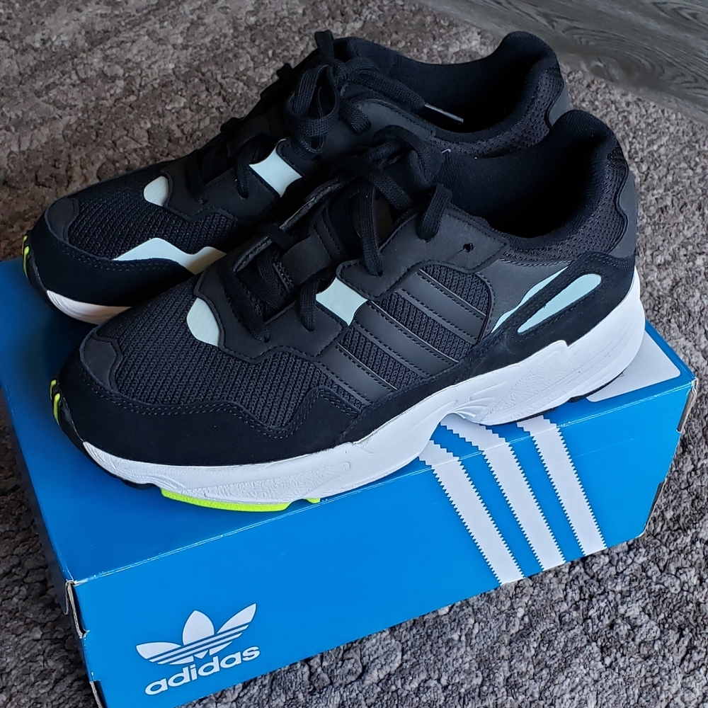 Adidas Yung